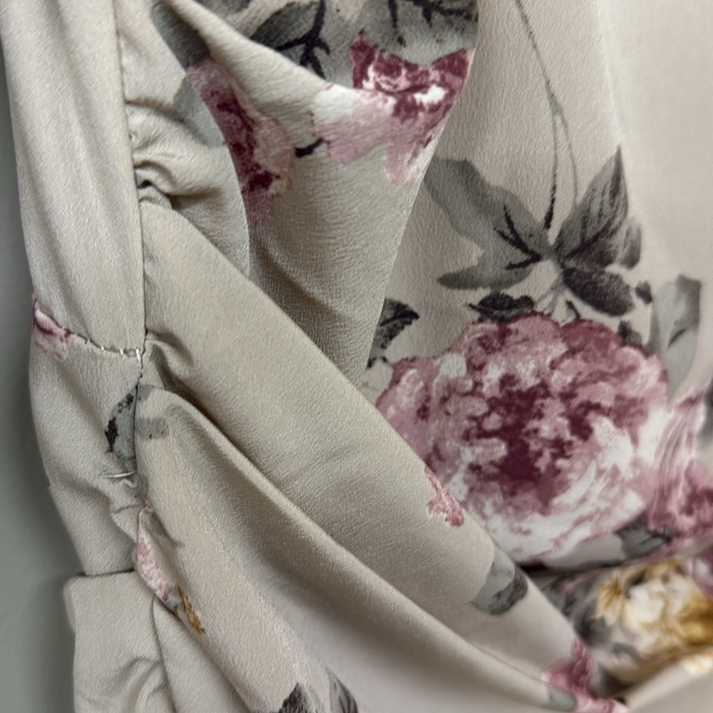 ASTR the Label Long Sleeve Ruched Floral Midi Dress | Blush Floral | sz M | EUC - Picture 9 of 16